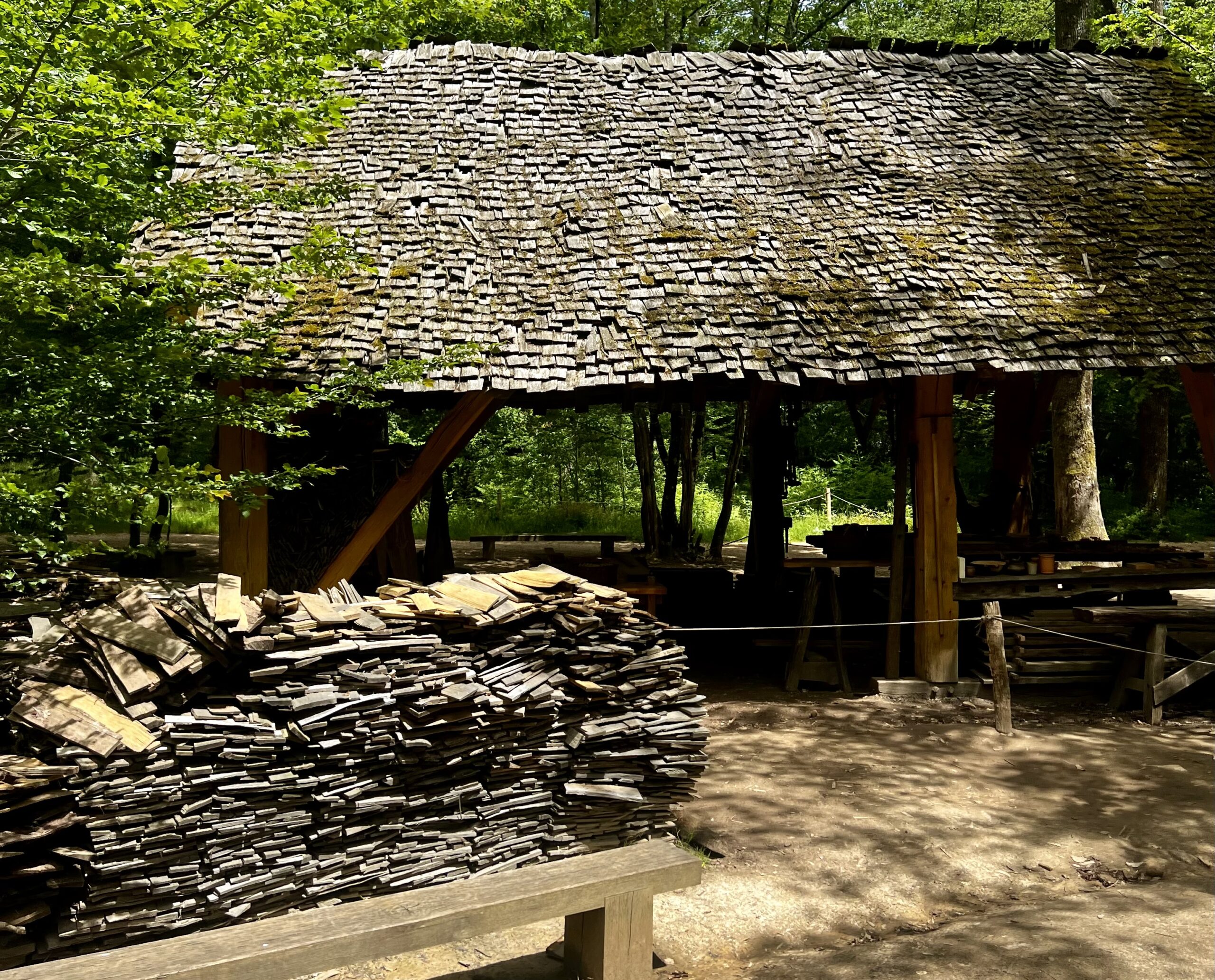 L'histoire de la fabrication des tuiles en bois en France